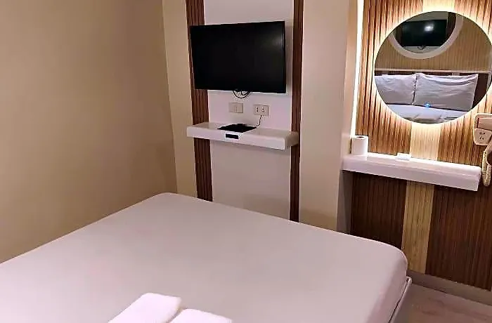 Paradise Hotel